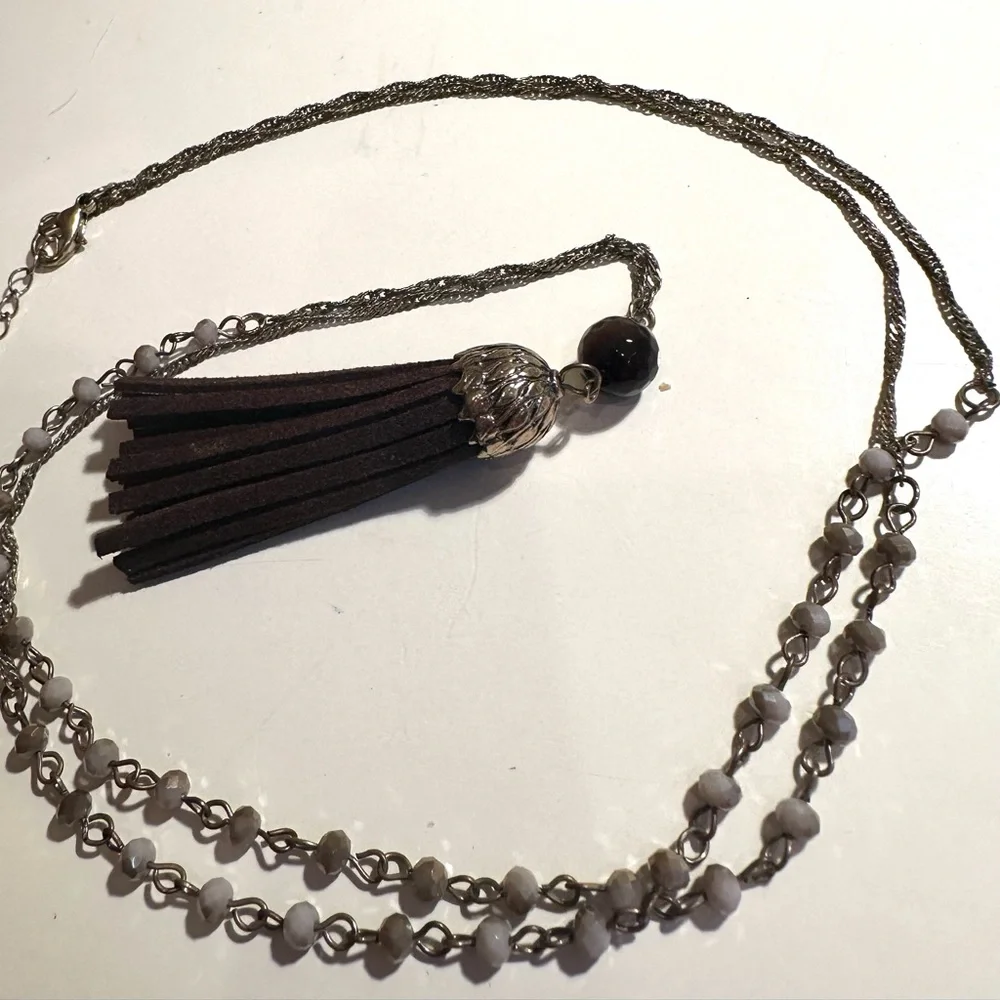 softly Understated Necklace EUC w/ Faceted beads, antique gold chain, leather … - Picture 4 of 8